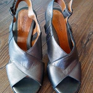 Pewter leather sandals, size 6. Brand new!